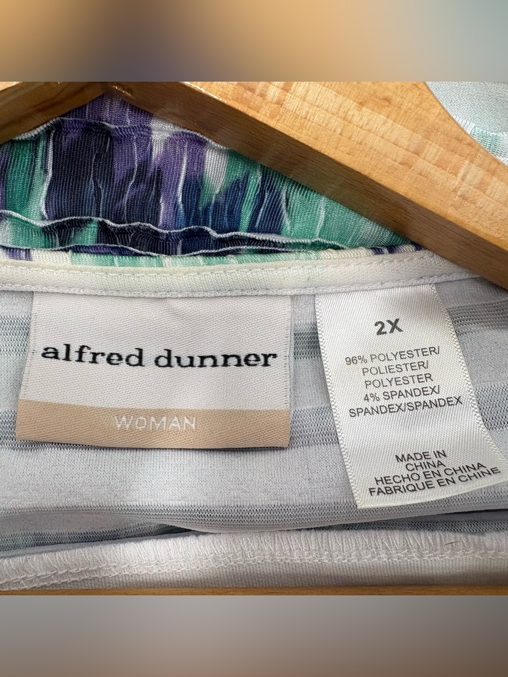 Alfred Dunner Women’s Plus 2X Geometric Aztec print Short Sleeve Ruffle Top - Picture 6 of 7